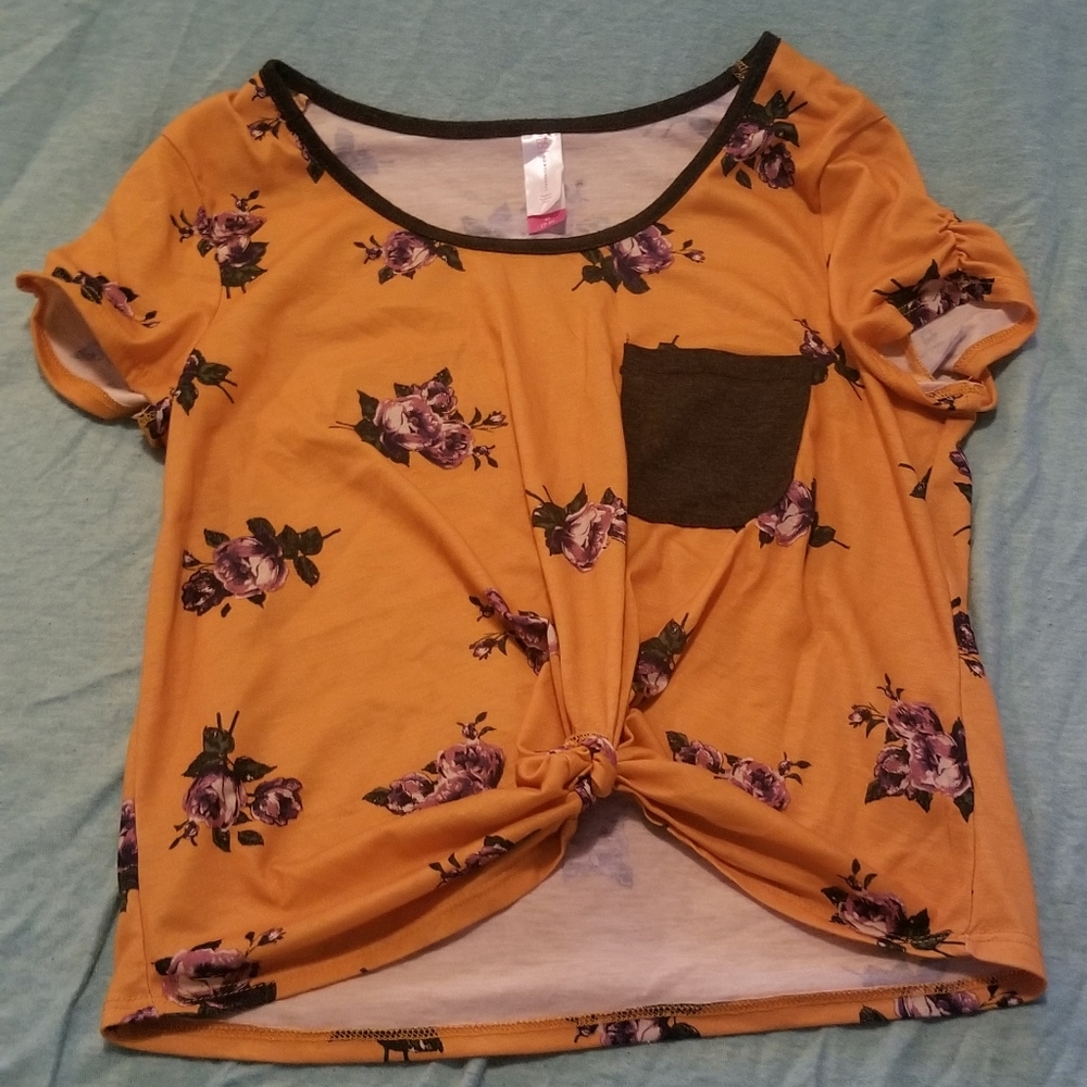 Cropped flower shirt